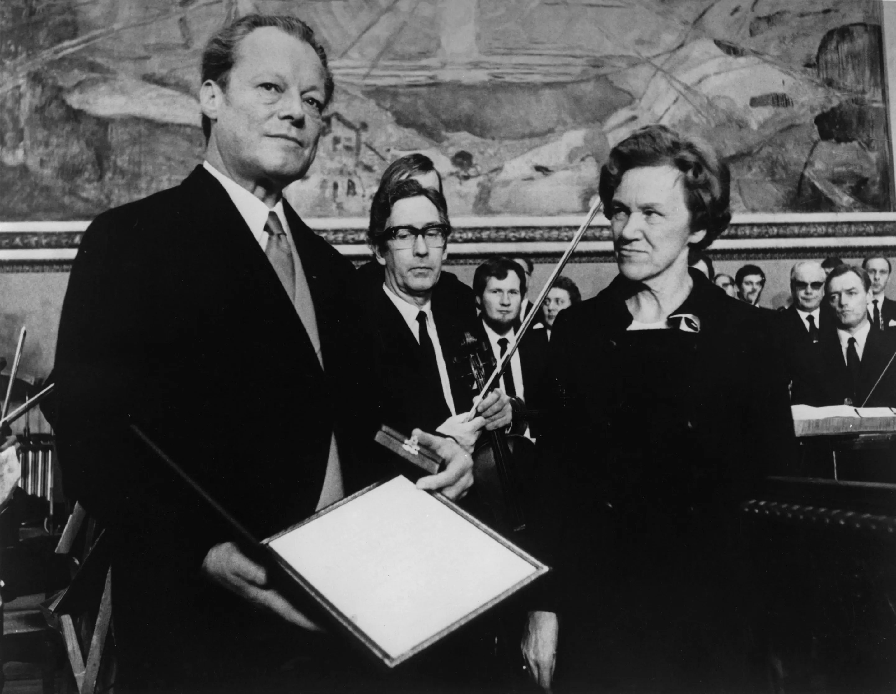 Willy Brandt erhält Friedensnobelpreis Willy Brandt erhält Friedensnobelpreis