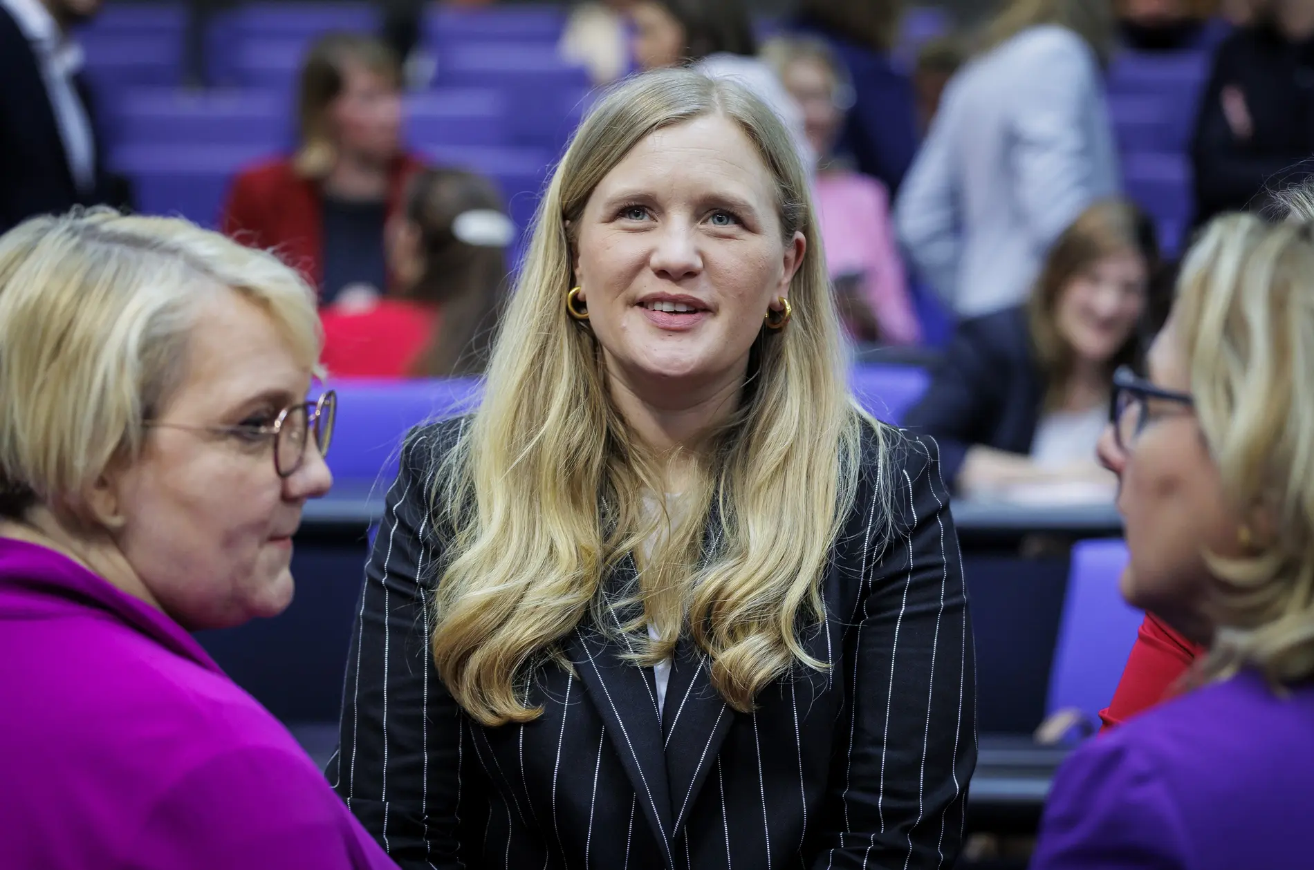 Josephine Ortleb Josephine Ortleb lächelnd im Plenum