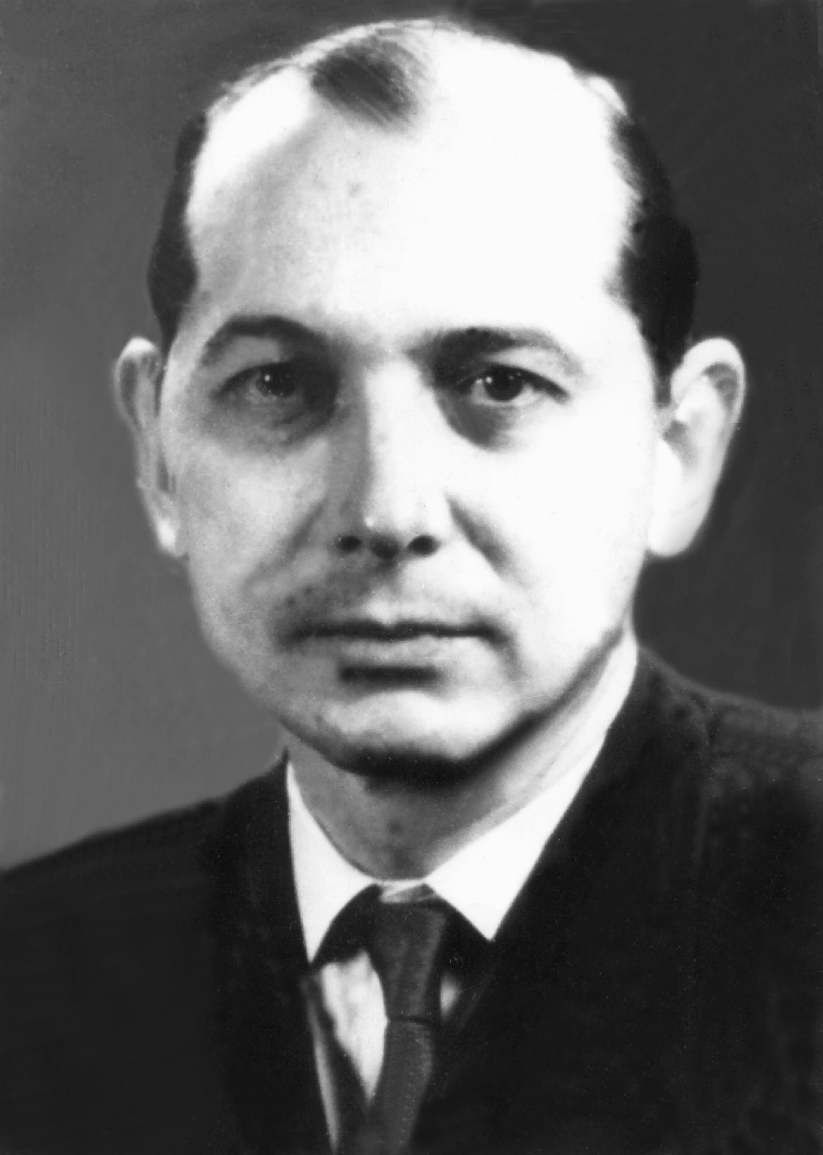 Schwarz-Weiß-Porträt von Heinz Felfe