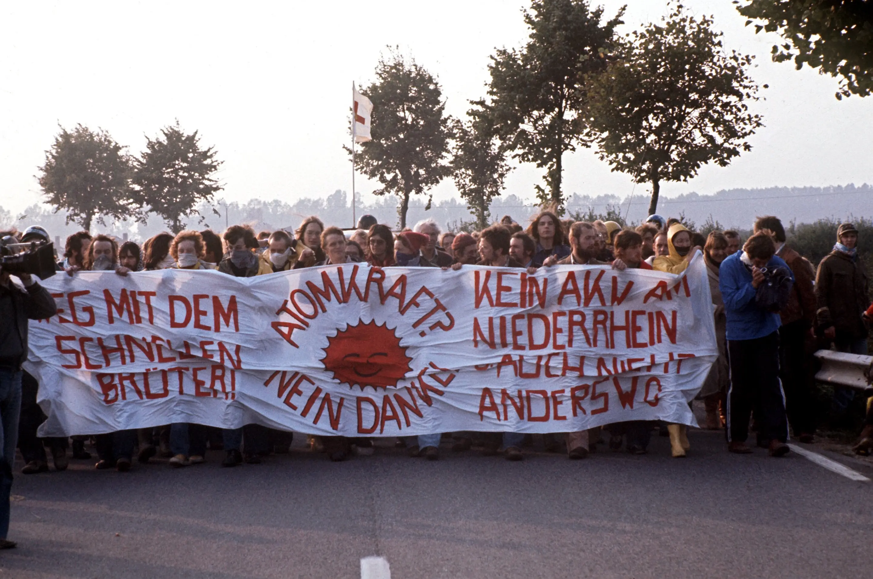 Protest gegen den Bau des "Schnellen Brüters" in Kalkar am Niederrhein.