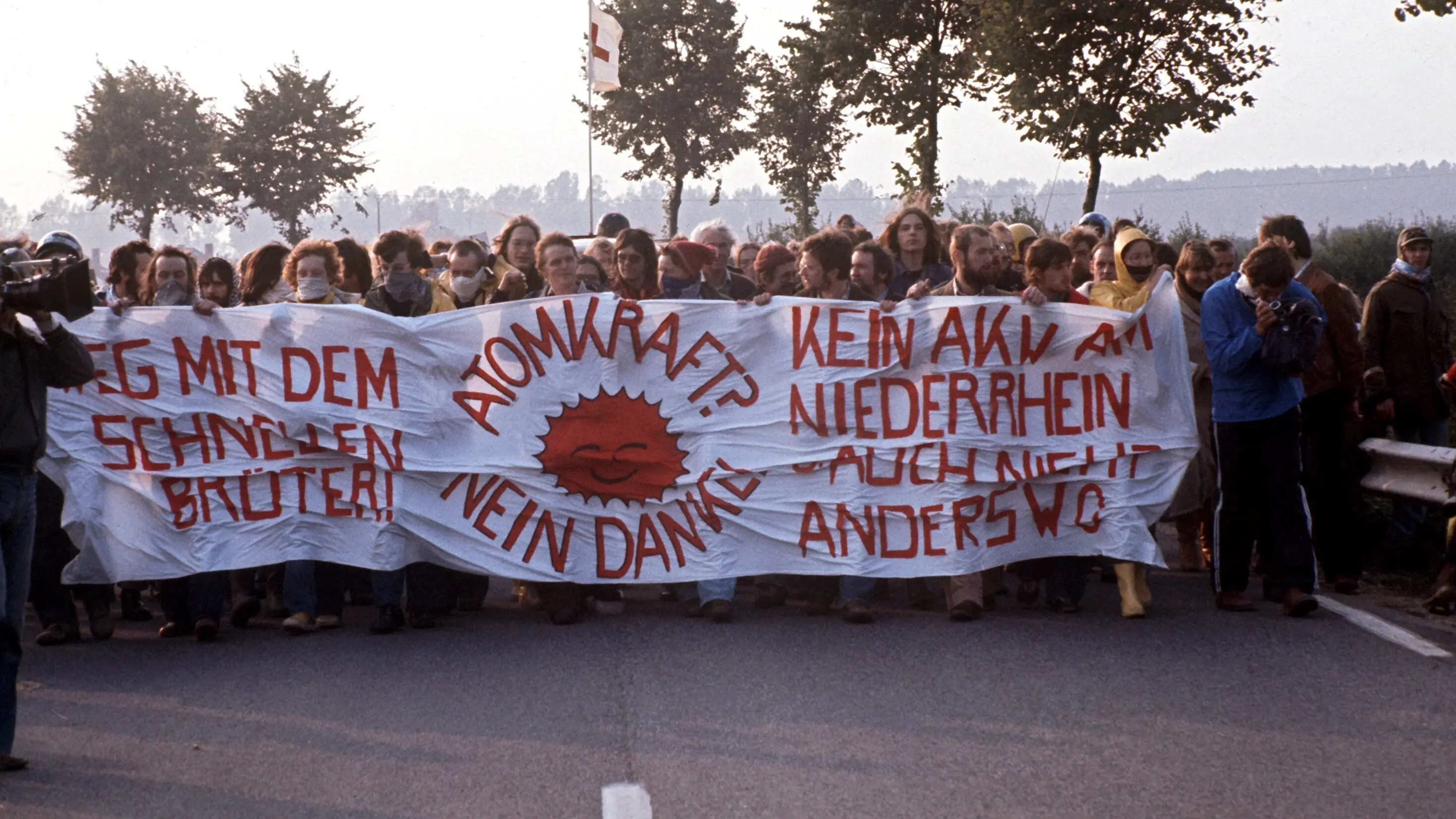 Protest gegen den Bau des "Schnellen Brüters" in Kalkar am Niederrhein.