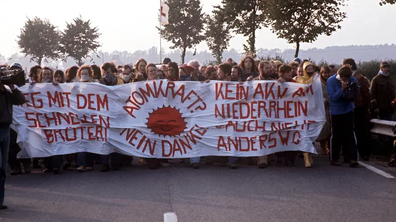 Protest gegen den Bau des "Schnellen Brüters" in Kalkar am Niederrhein.