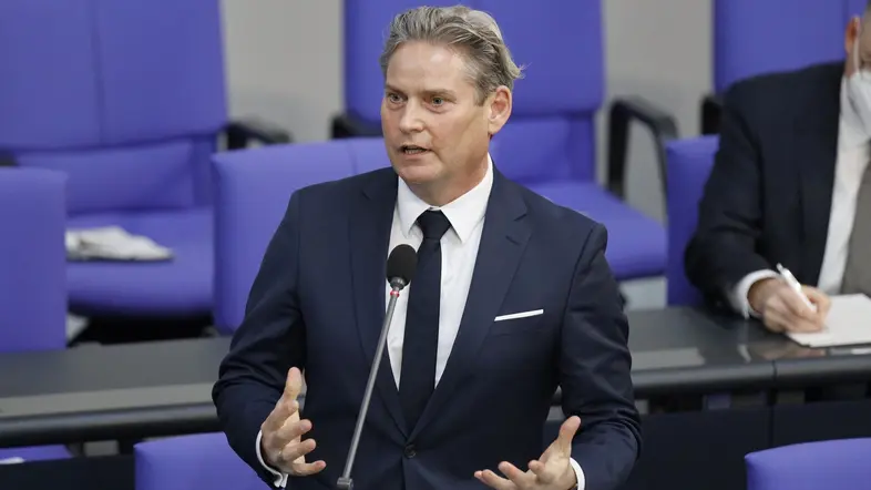 Stefan Zierke hält eine Rede im Deutschen Bundestag.