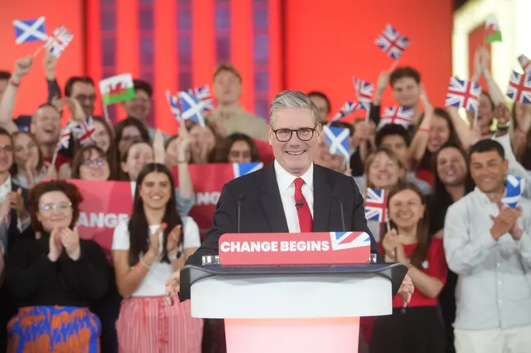 Keir Starmer am Rednerpult