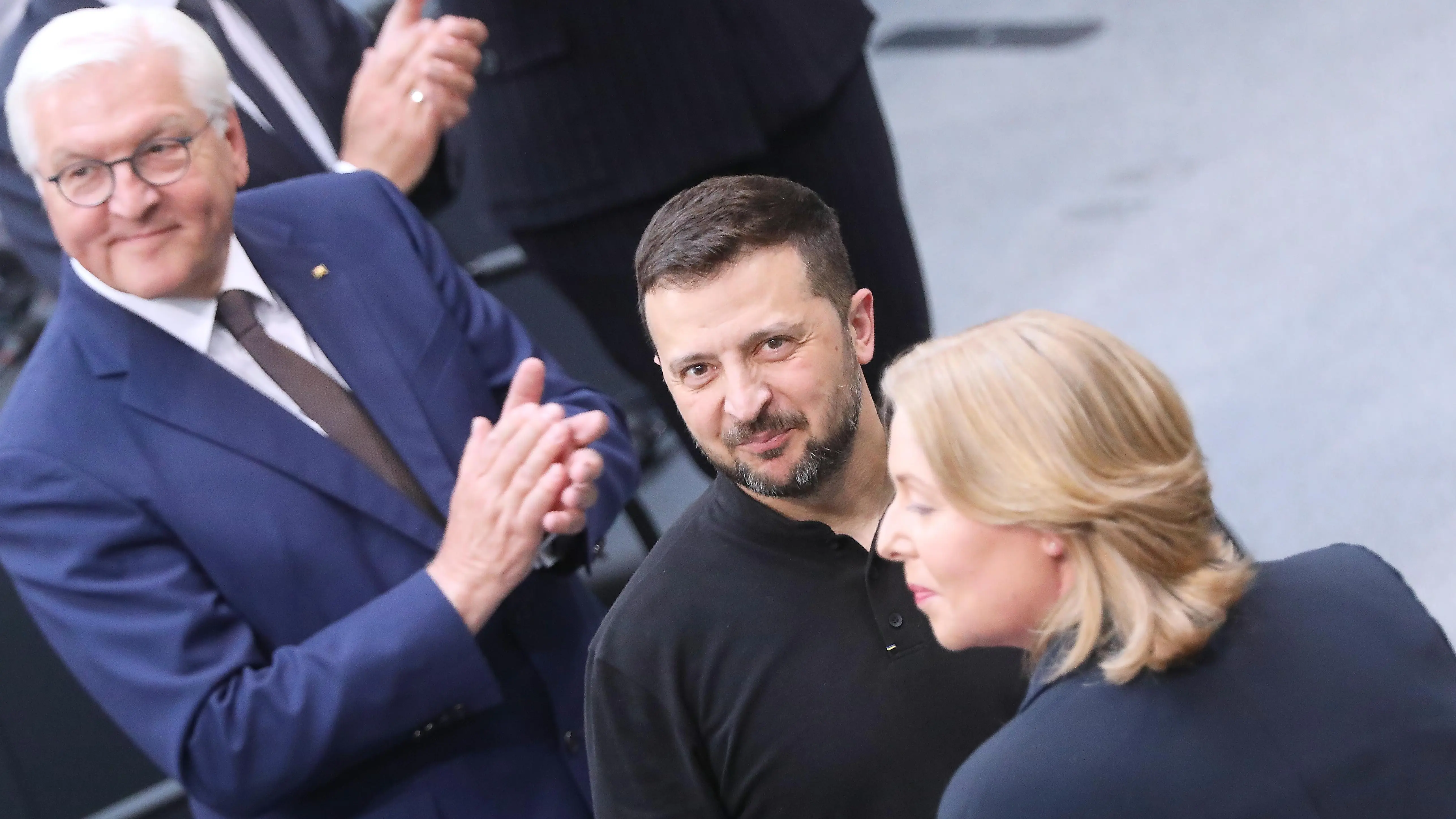 Selenskyj diese Woche im Bundestag Frank-Walter Steinmeier, Wolodymyr Selenskyj und Bärbel Bas im Plenarsaal