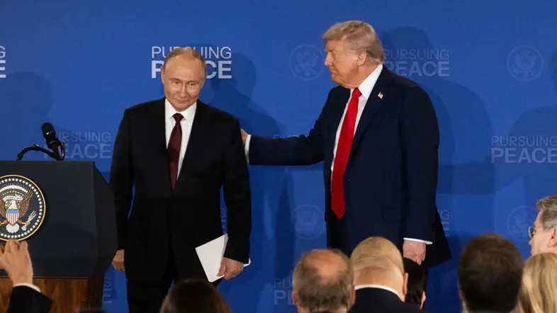 Donald Trump und Wladimir Putin bei einer gemeinsamen Pressekonferenz