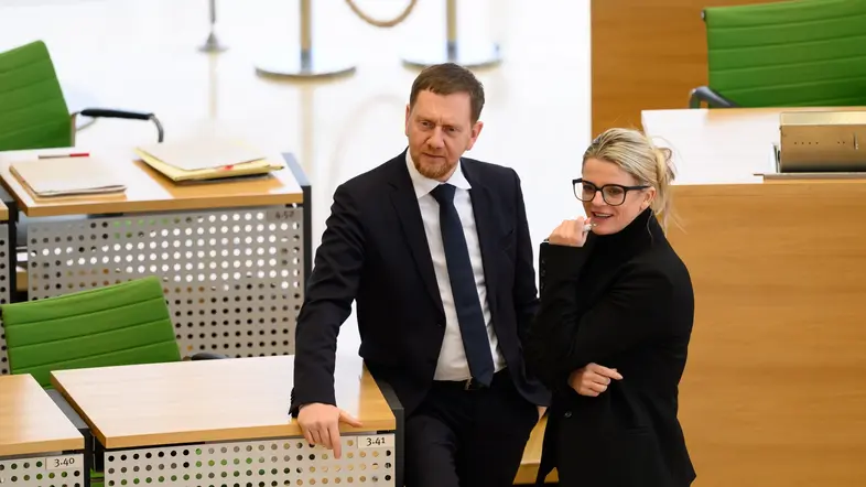 Michael Kretschmer und Susanne Schaper im sächsischen Landtag