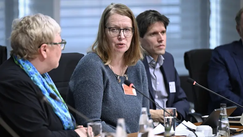 Gesine Tettenborn beim Fachgespräch zum Thema Zwangsdoping in der DDR.