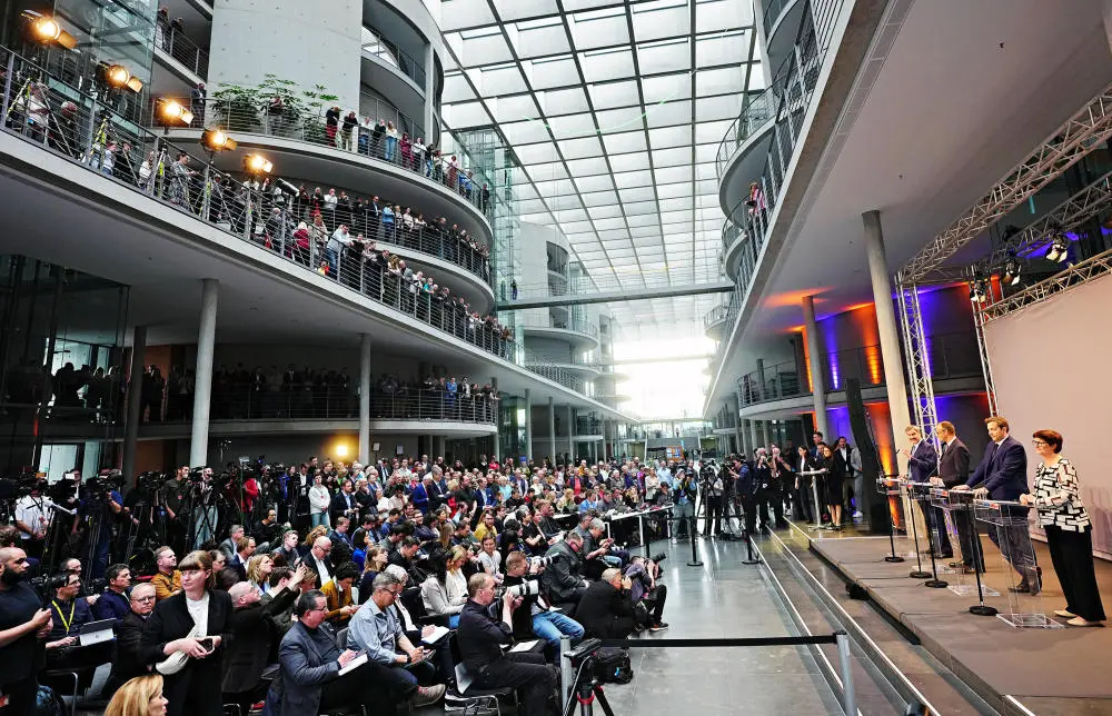 Markus Söder, Friedrich Merz, Lars Klingbeil und Saskia Esken, geben eine Pressekonferenz der Parteivorsitzenden von Union und SPD zur Vorstellung des Koalitionsvertrages im Paul-Löbe-Haus.