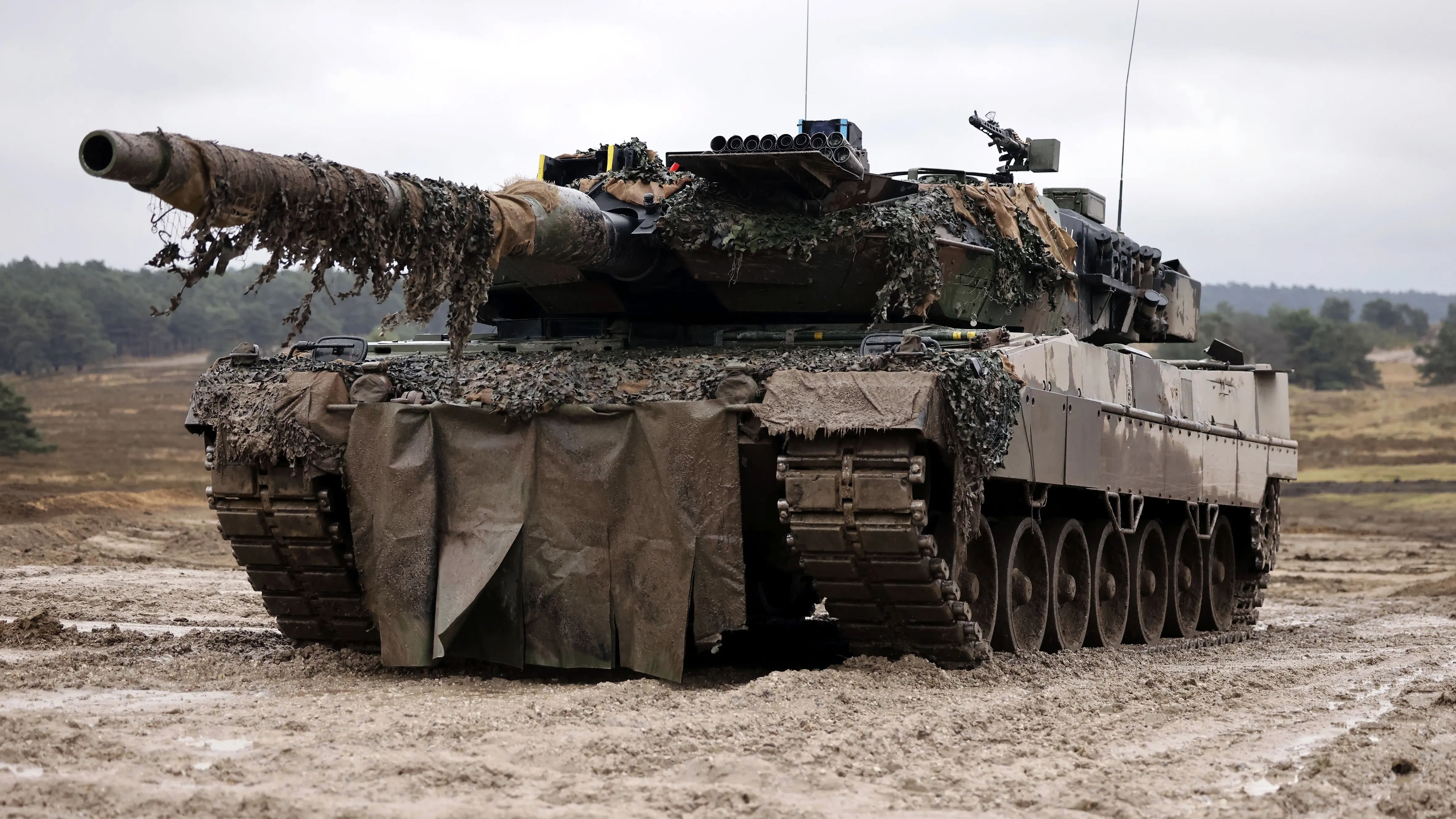 Sondervermögen Bundeswehr Ein Leopard 2 A6 Kampfpanzer in der Generalfeldmarschall-Rommel-Kaserne.