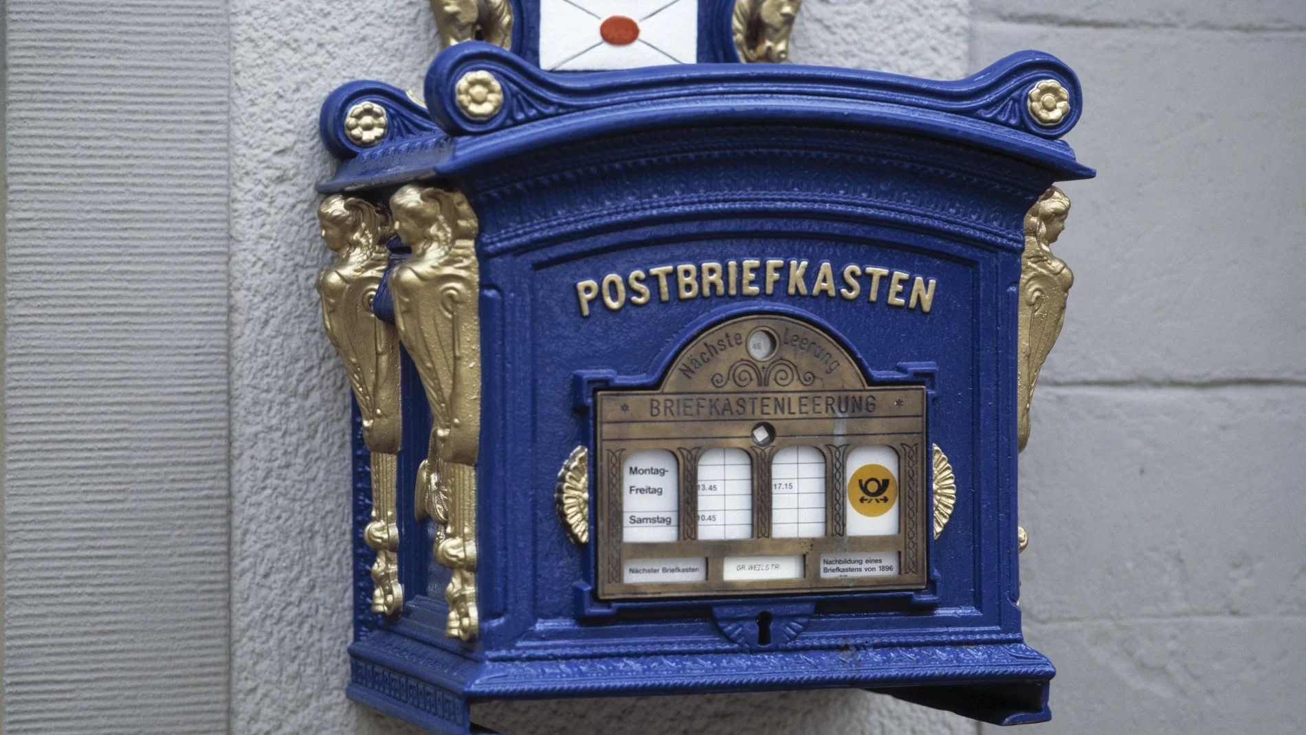 Briefkasten der Deutschen Post im Jahr 1988.