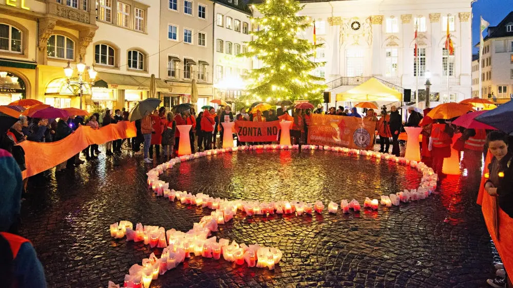 Mehr zum Thema Weltweit gegen Gewalt an Frauen