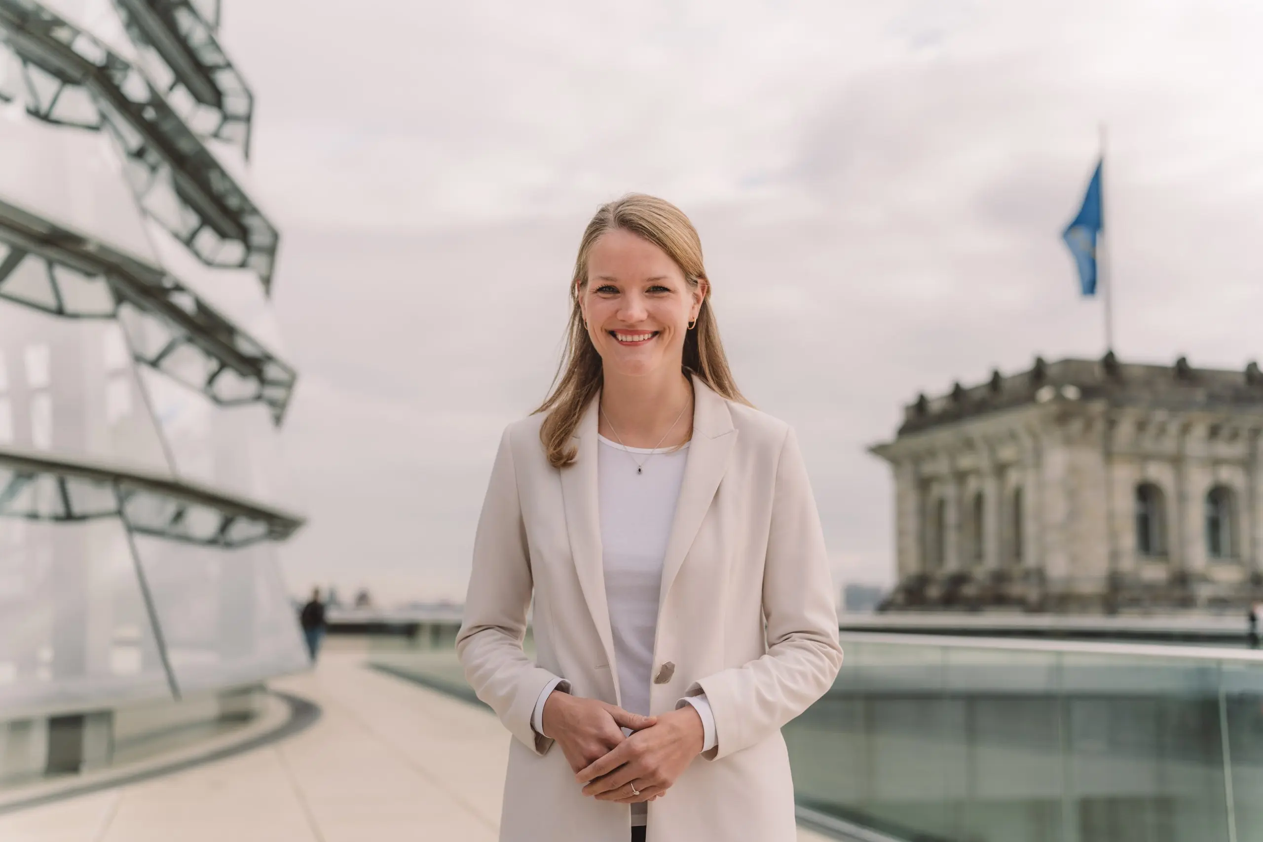 Sonja Eichwede Sonja Eichwede auf der Dachterrasse des Reichstagsgebäudes