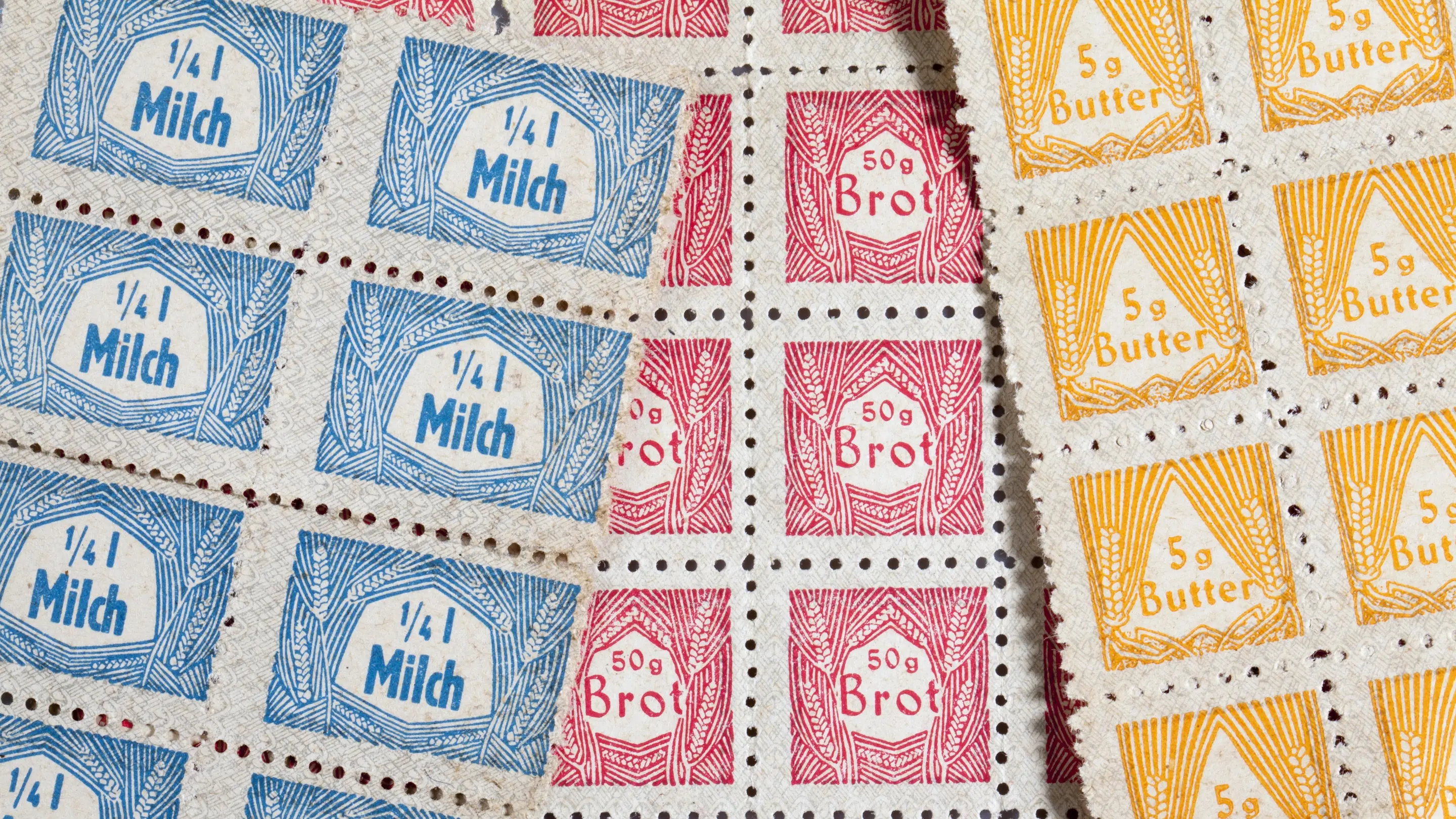 Lebensmittelkarten Lebensmittelmarken für Milch, Brot und Zucker von 1950