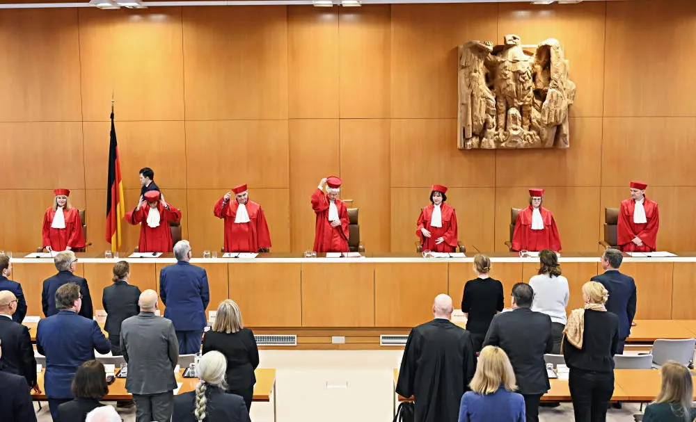 Bundesverfassungsgericht in Karlsruhe Das Bild zeigt eine Urteilsverkündung im Bundesverfassungsgericht.
