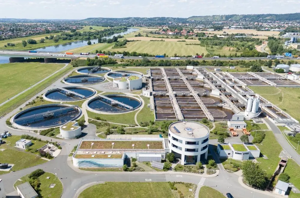 Eine moderne Kläranlage der Stadtentwässerung Dresden Luftaufnahme der Kläranlage der Stadtentwässerung Dresden