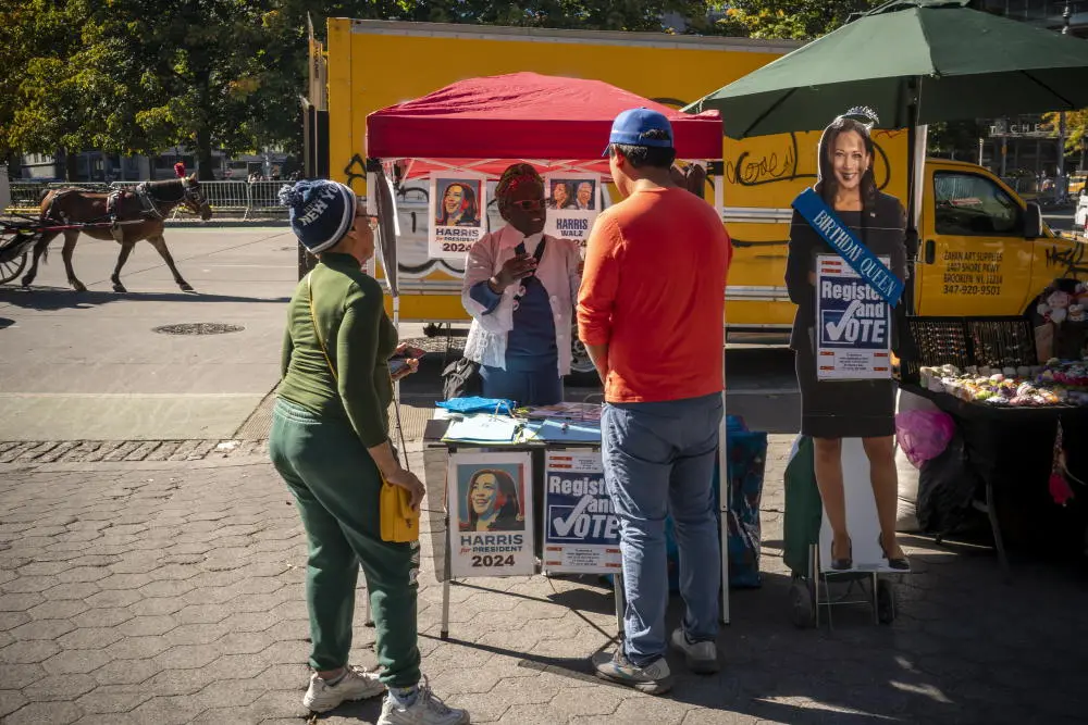 Freiwillige betreiben Wahlkampf für Kamala Harris in New York Freiwillige betreiben Wahlkampf für Kamala Harris in New York