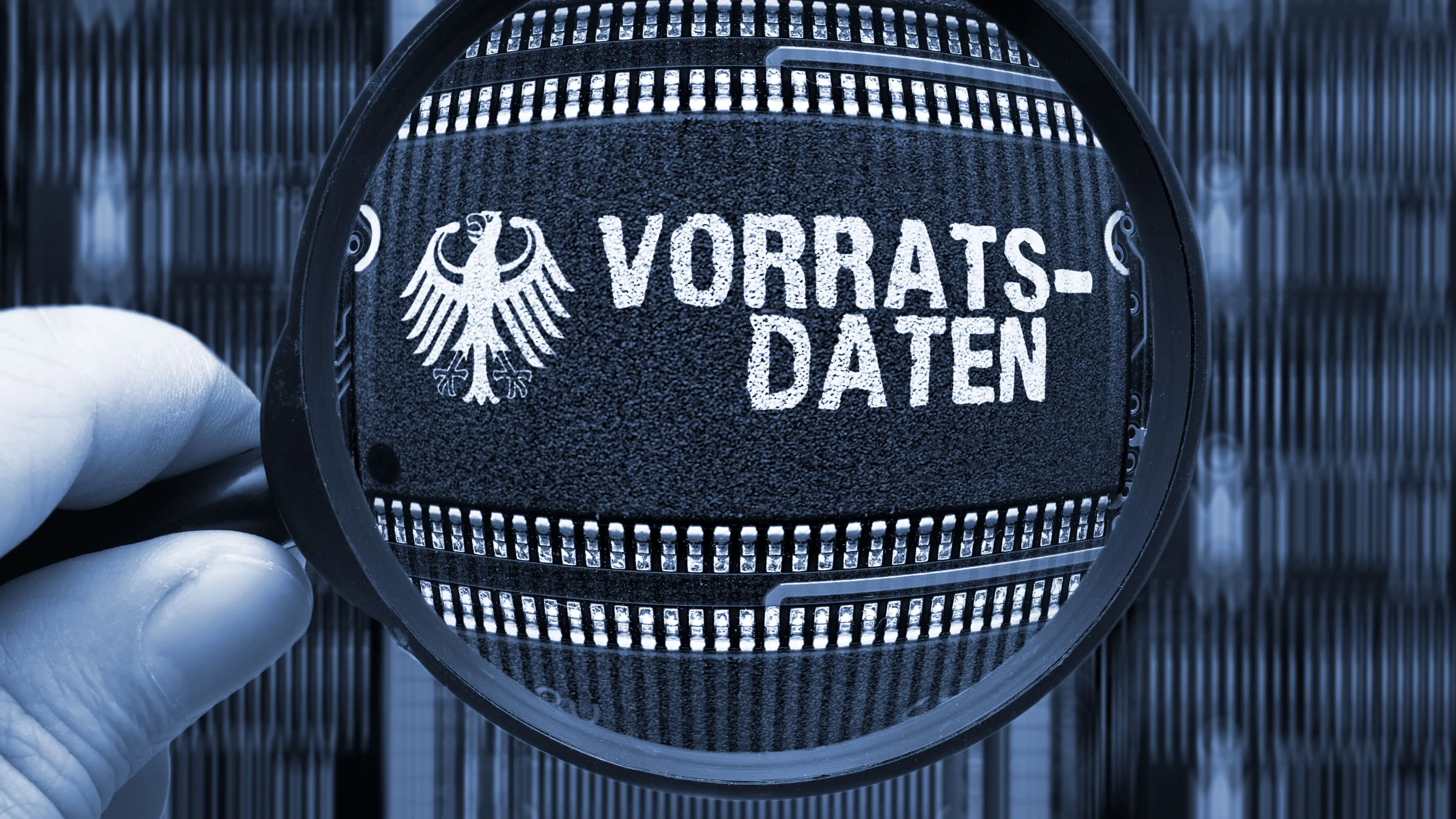 Computerplatine mit Aufschrift Vorratsdaten