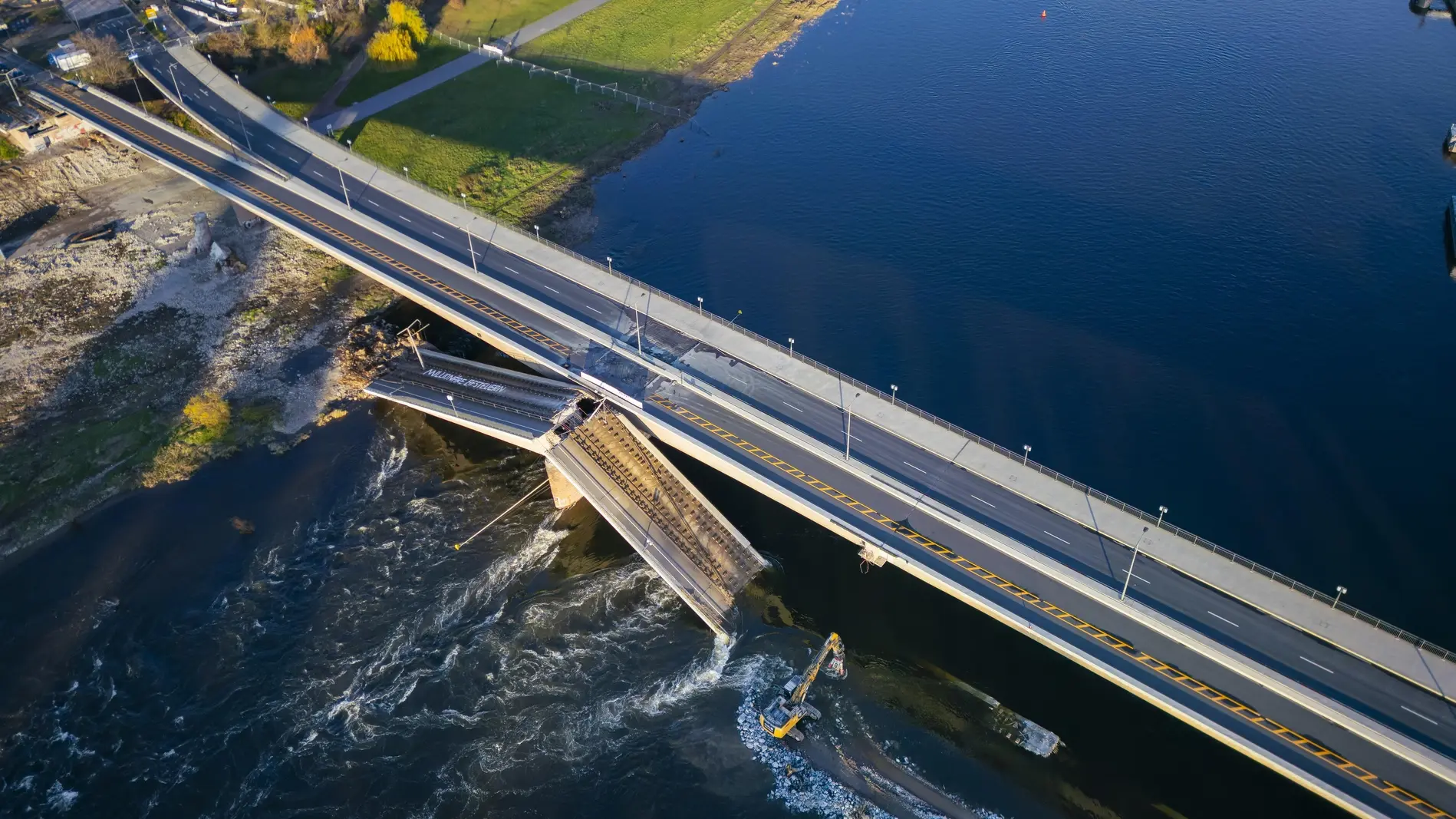 Mehr zum Thema Infrastruktur: Booster für Straßen, Schienen und Netze