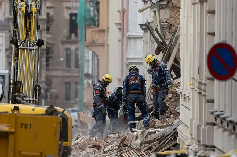 THW-Kräfte im Einsatz bei einem eingestürzten Wohnhaus in Görlitz