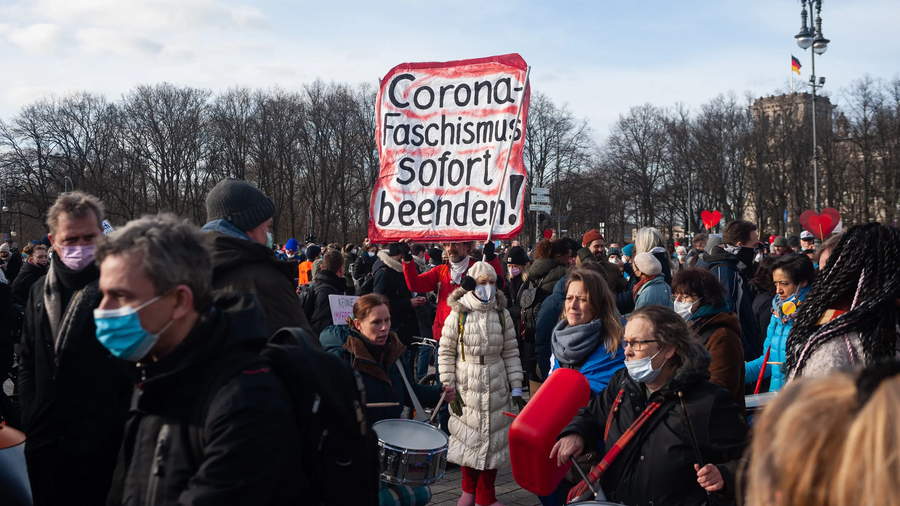 "Querdenker"-Demo Demo der "Querdenker"-Szene in Berlin im Frühjahr 2022