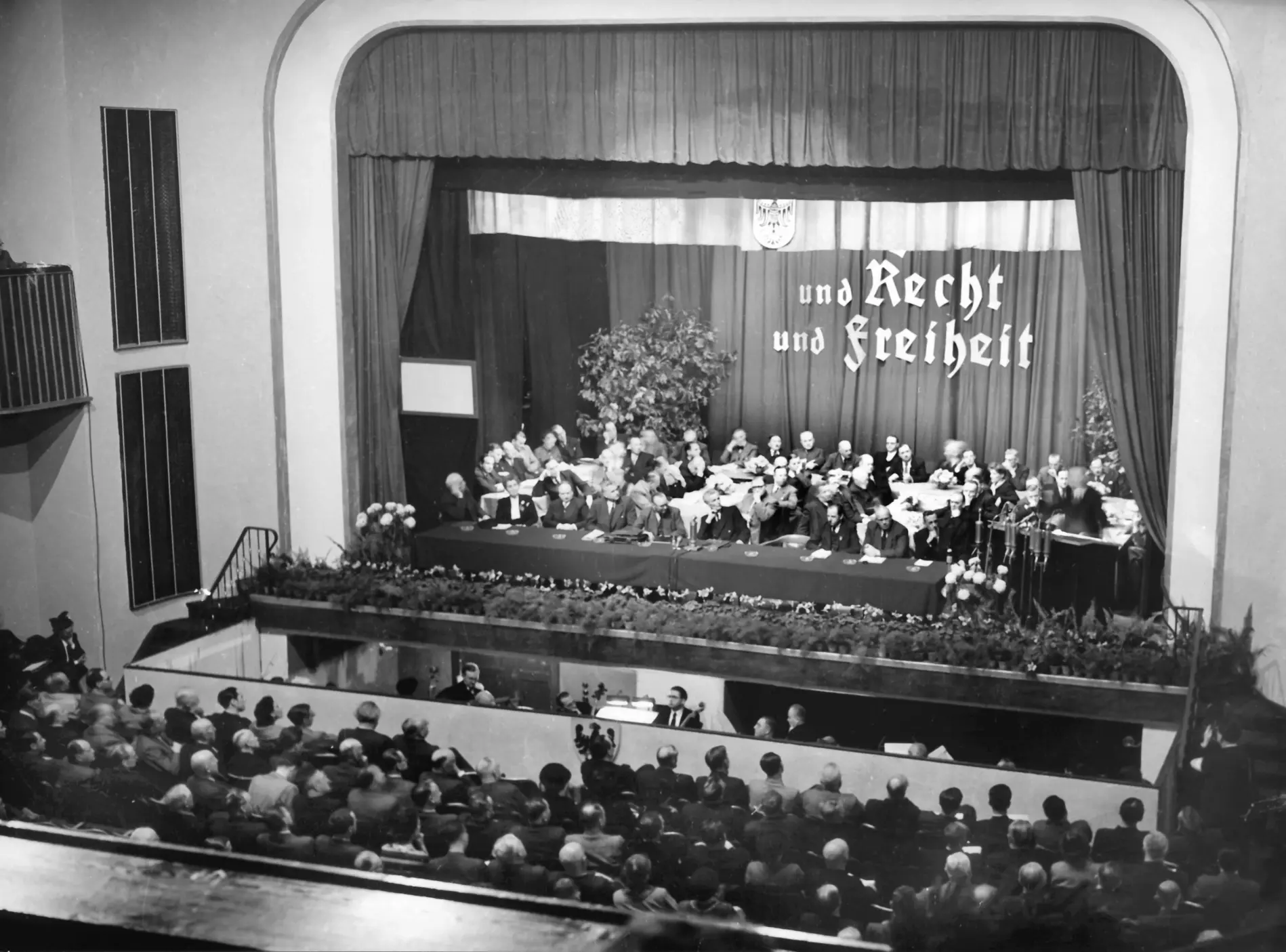 Blick über den Saal während des ersten Bundesparteitags der CDU