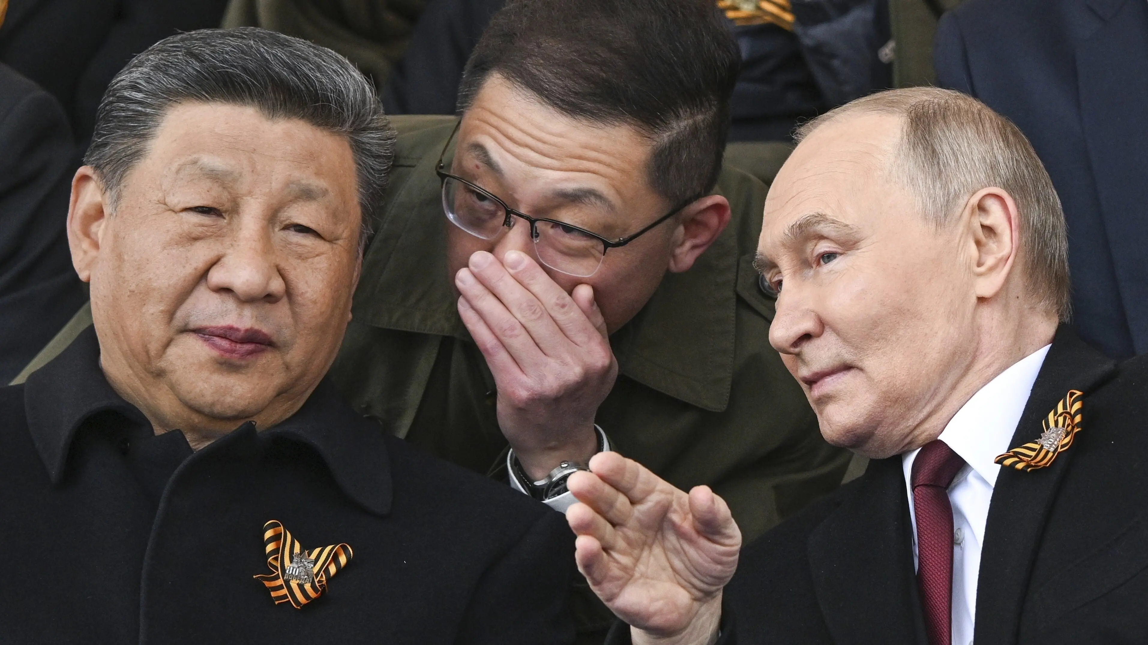 Wladimir Putin und Xi Jinping im Gespräch