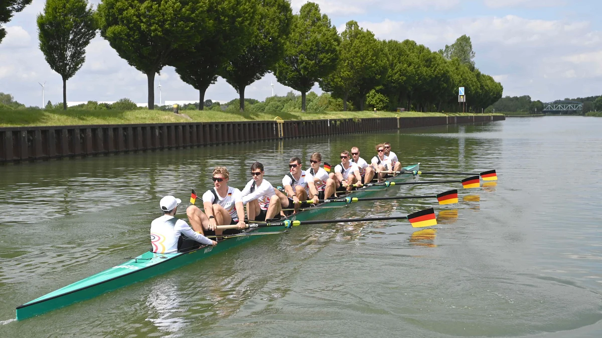 Der Deutschlandachter auf dem Wasser