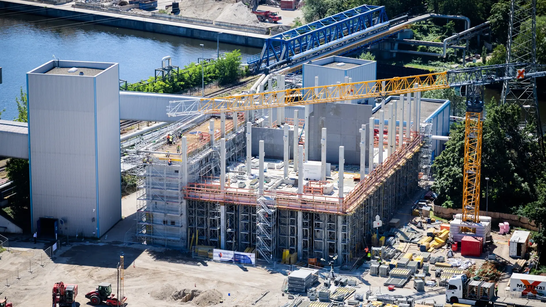 Bau des Energieparks "Campus Reuter" am Heizkraftwerk Reuter.