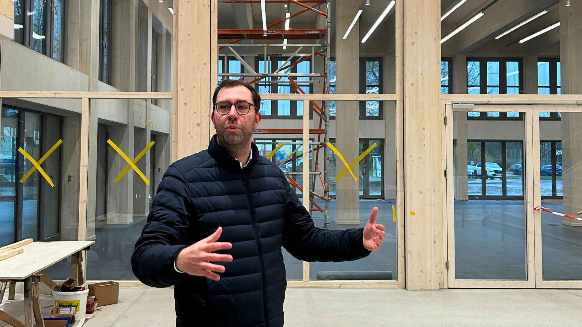 Lorenz Nagel gestikulierend