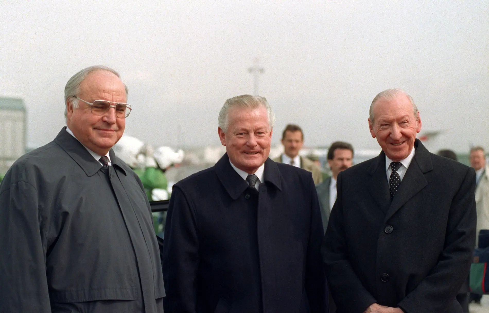 Bundeskanzler Helmut Kohl und der österreichische Bundespräsident Kurt Waldheim.