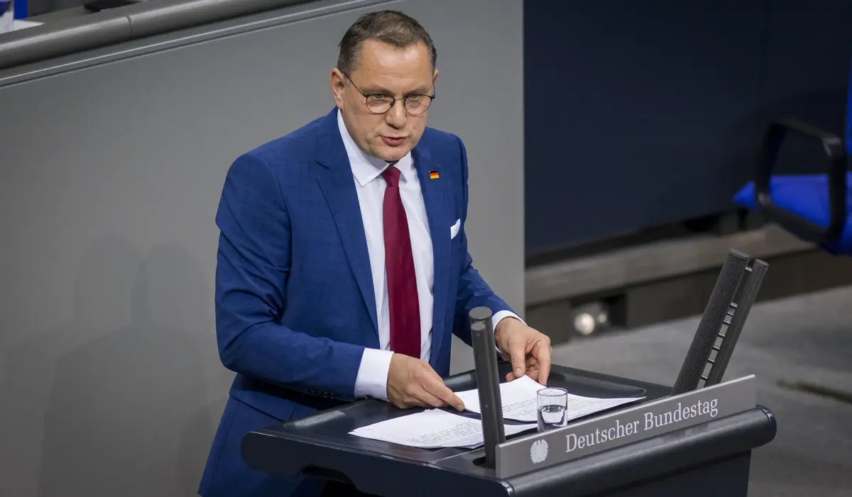Tino Chrupalla am Rednerpult