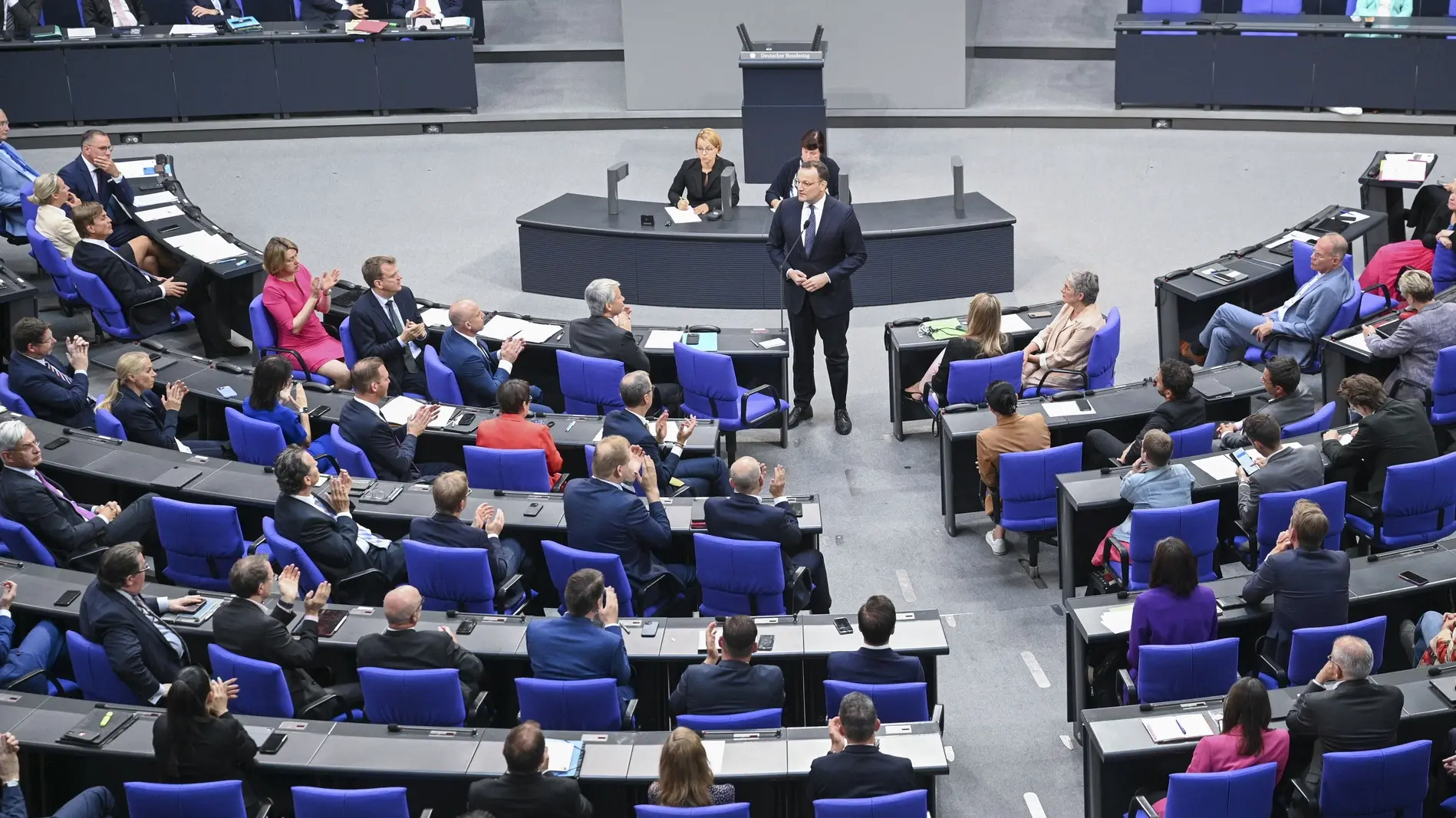 Antwort auf eine Kurzintervention Mehr zum Thema Das ändert sich in puncto Rede- und Debattenkultur