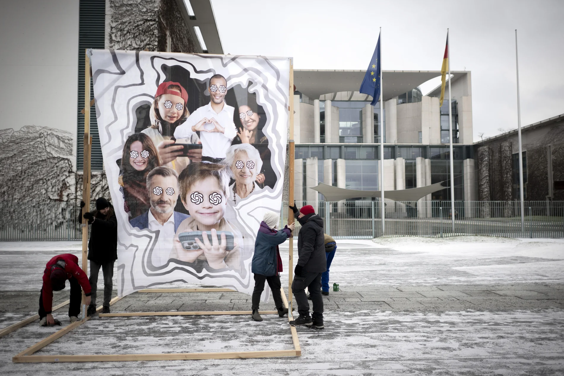 Protest gegen Tech-Konzerne vor dem Bundeskanzleramt in Berlin