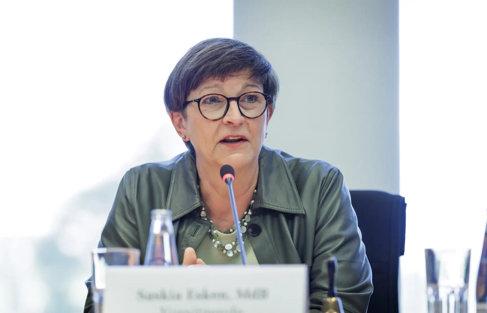 Saskia Esken (SPD) Saskia Esken am Mikrofon