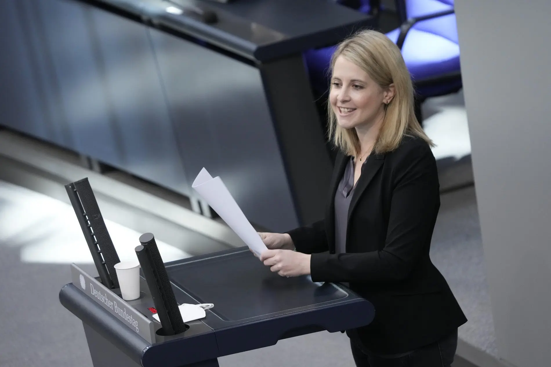 Verena Hubertz Verena Hubertz hält eine Rede im Deutschen Bundestag.