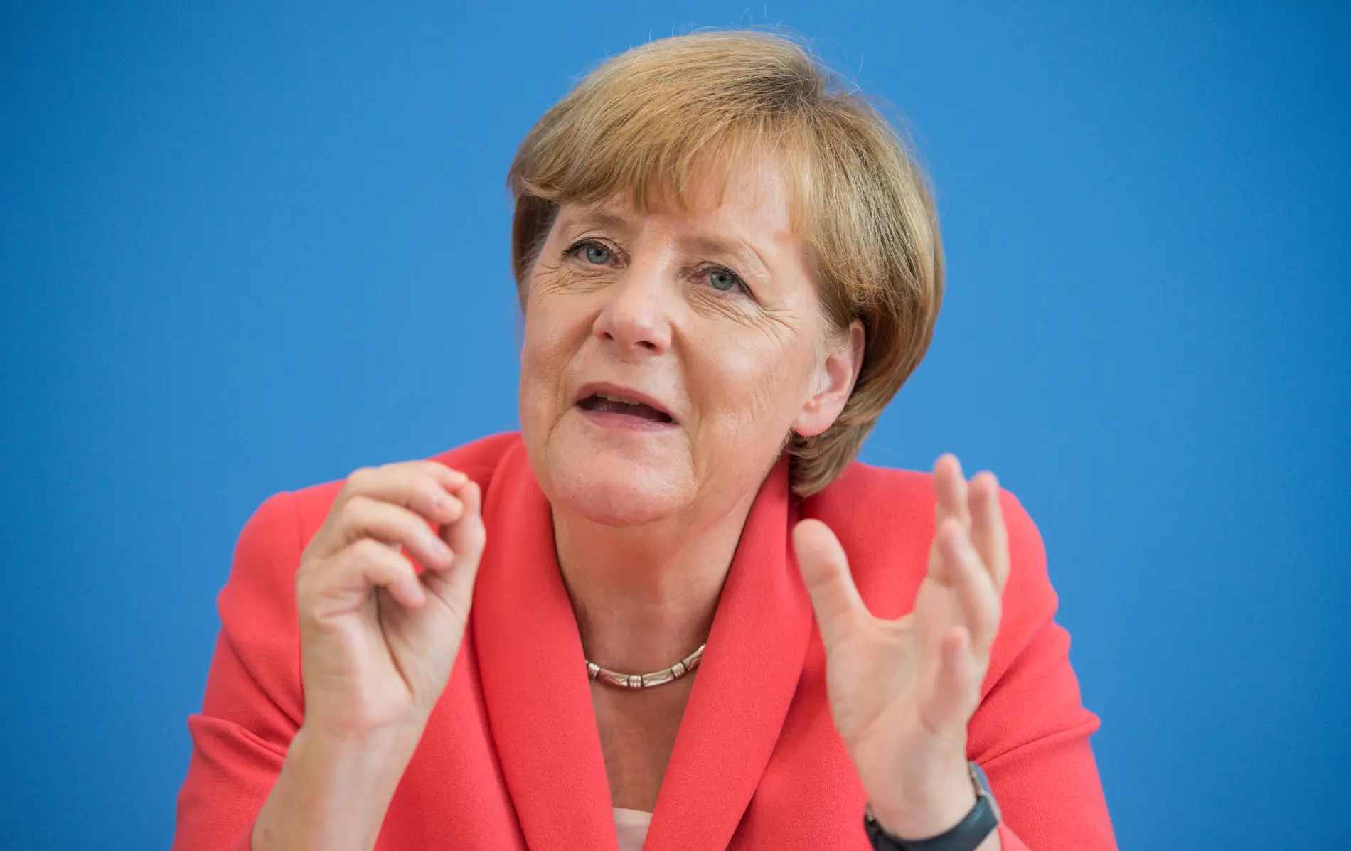 Angela Merkel in Berlin auf einer Pressekonferenz zu aktuellen Themen der Innen- und Außenpolitik.