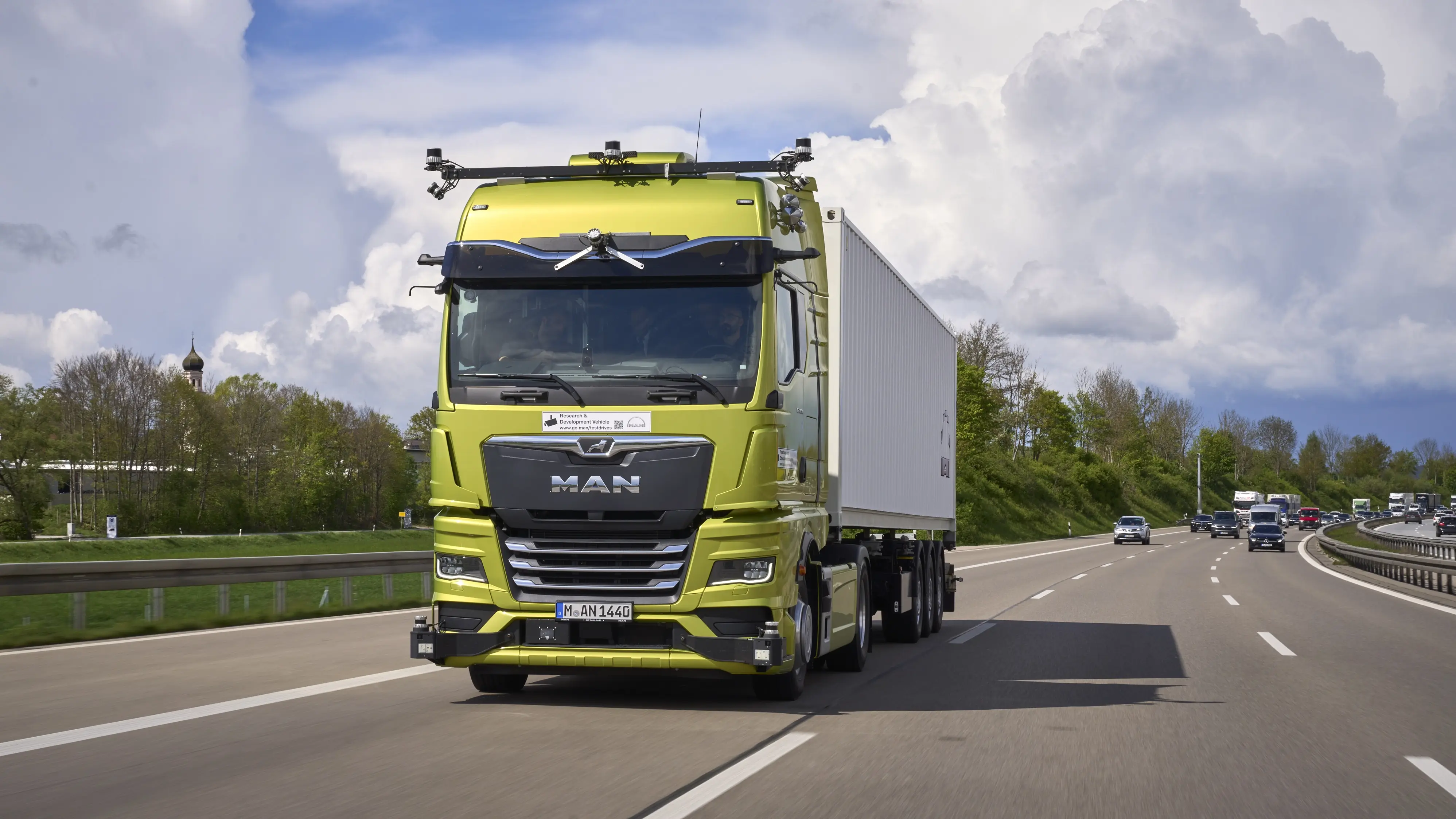 Revolution auf der Autobahn: Wenn das Fahrzeug die Kontrolle übernimmt