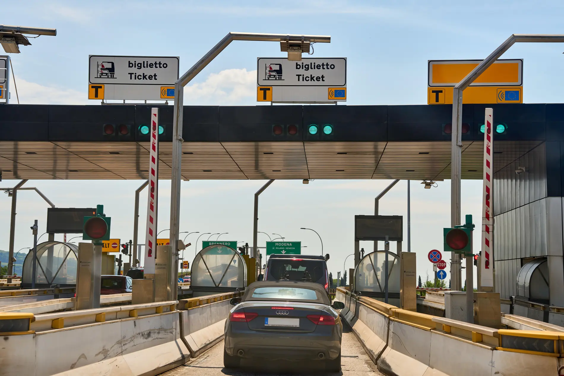 Mautstation auf der Autobahn in Italien