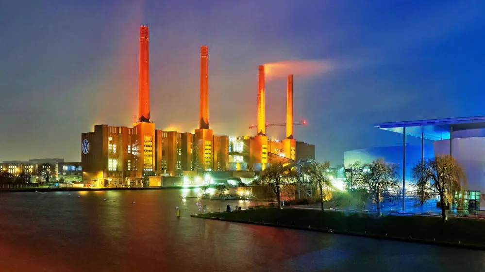 Autostadt Wolfsburg Blick auf das Volkswagen-Werk in Wolfsburg