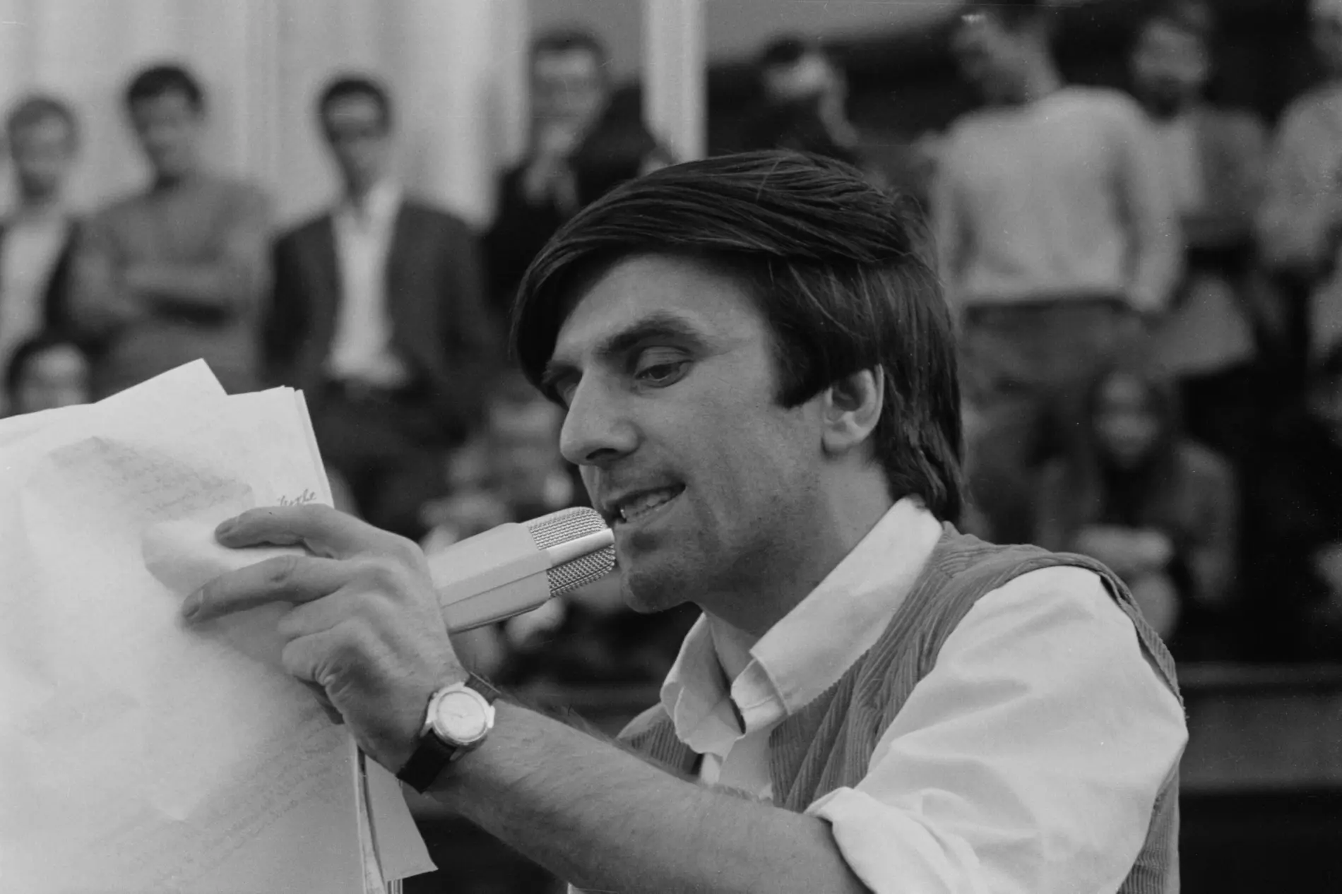 Rudi Dutschke vor der Universität Hamburg Rudi Dutschke vor der Universität Hamburg.
