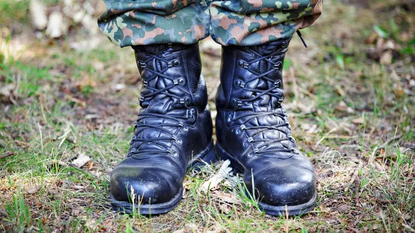 Schwarze Lederstiefel von der Bundeswehr