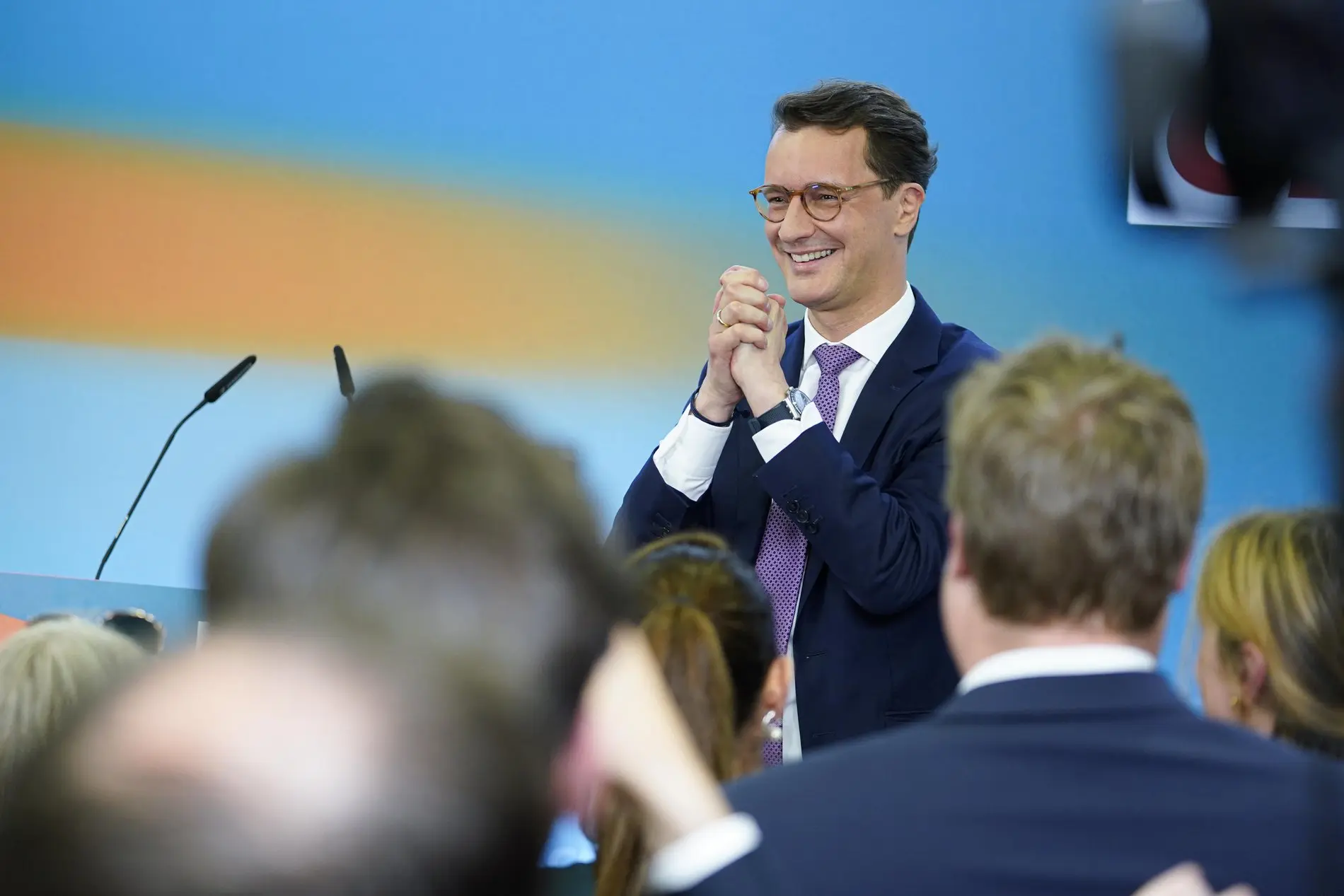 Nordrhein-Westfalens Ministerpräsident Wüst nach seinem Sieg bei der Landtagswahl am 15. Mai auf der CDU-Wahlparty in Düsseldorf NRW-Ministerpräsident Hendrik Wüst am 15. Mai 2022 auf der CDU-Wahlparty