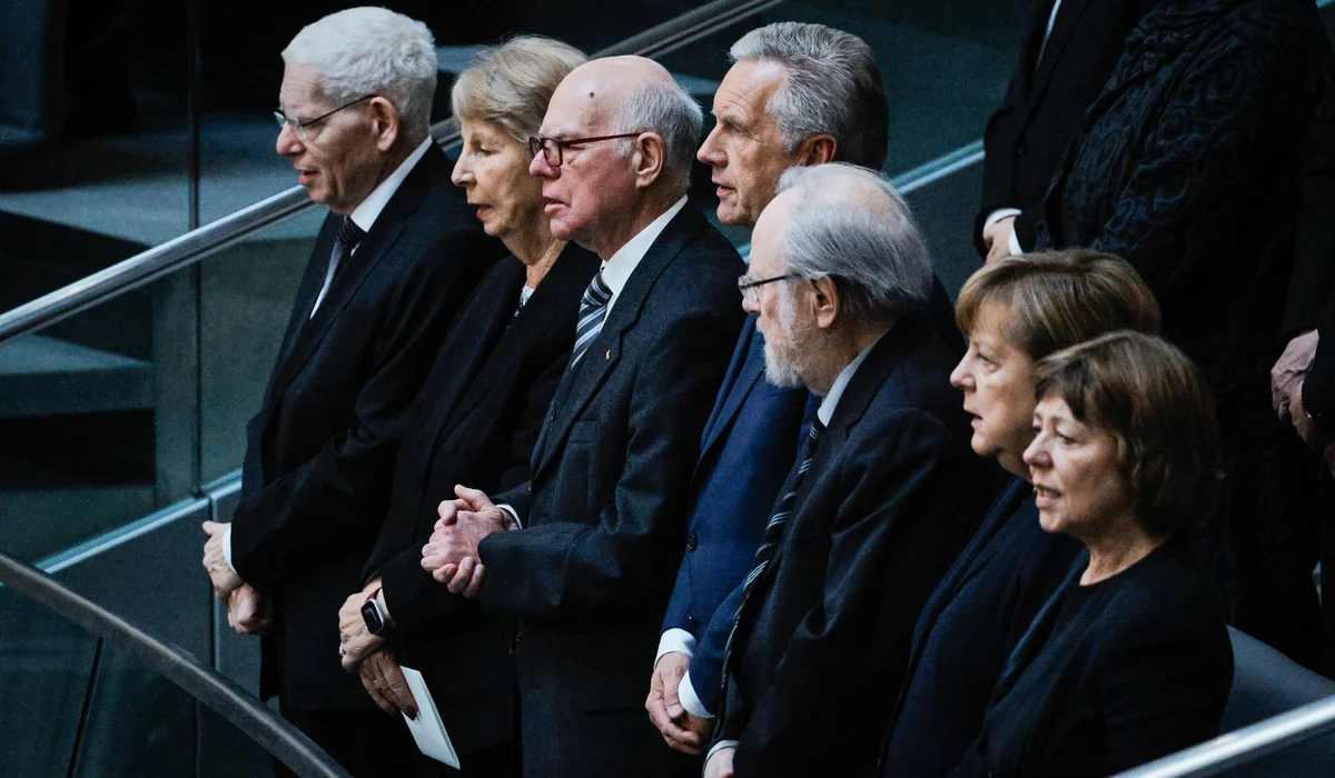Blick auf die Ehrentribüne beim Trauerstaatsakt