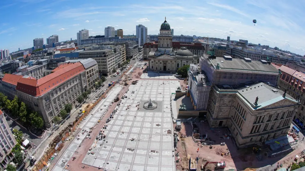 Berliner Gandarmenmarkt Die Baustelle auf dem Berliner Gendarmenmarkt aus der Vogelperspektive