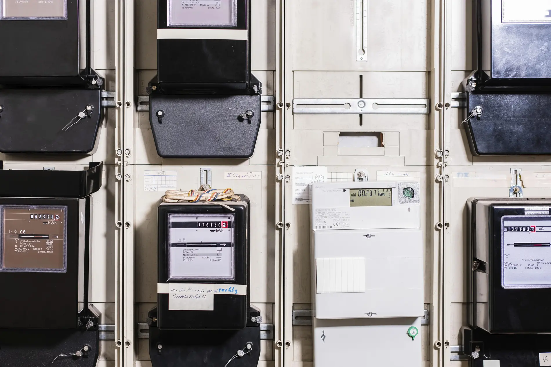 Zählerschrank mit Zweirichtungszähler und Ferraris Zähler