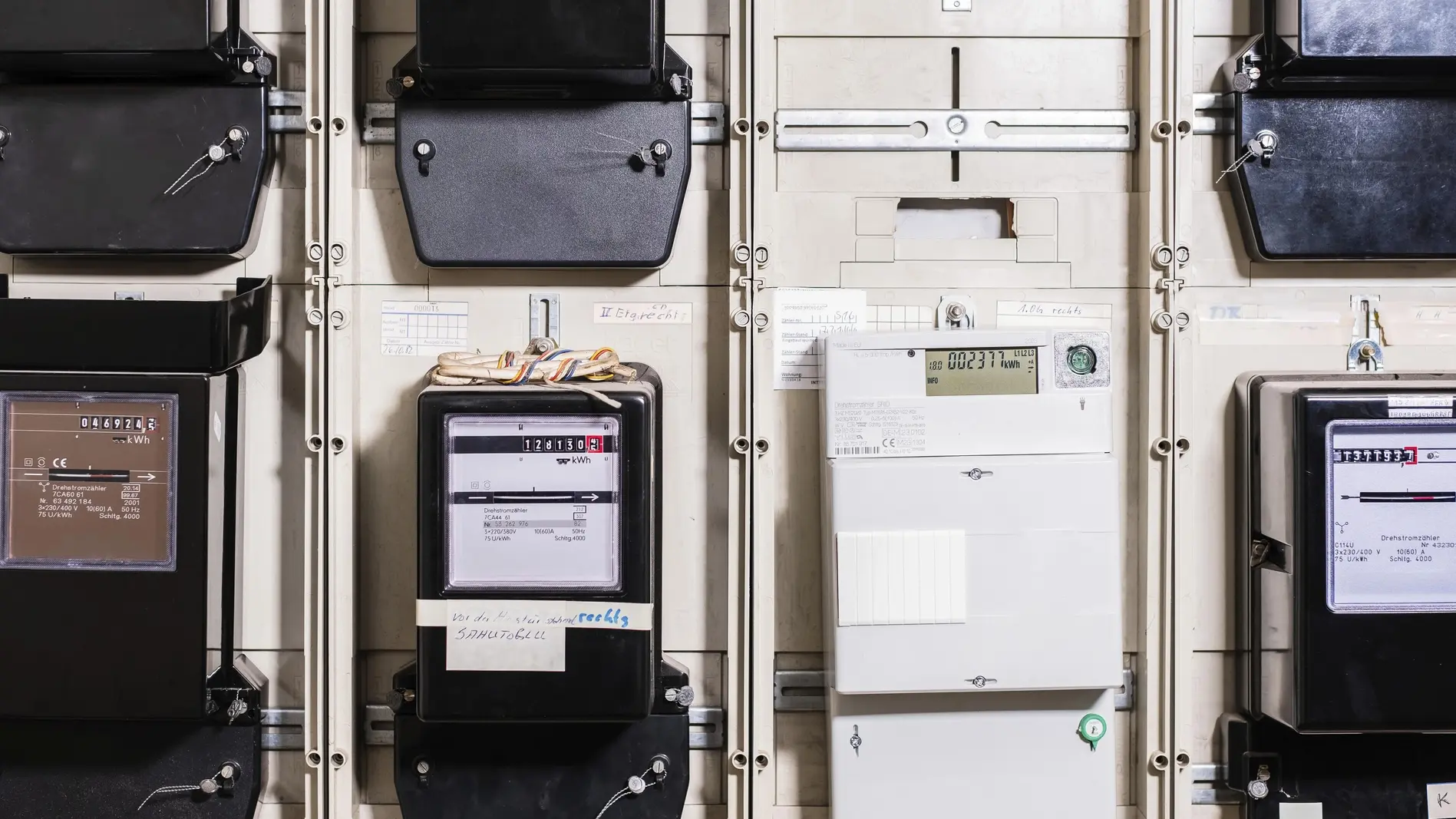 Zählerschrank mit Zweirichtungszähler und Ferraris Zähler