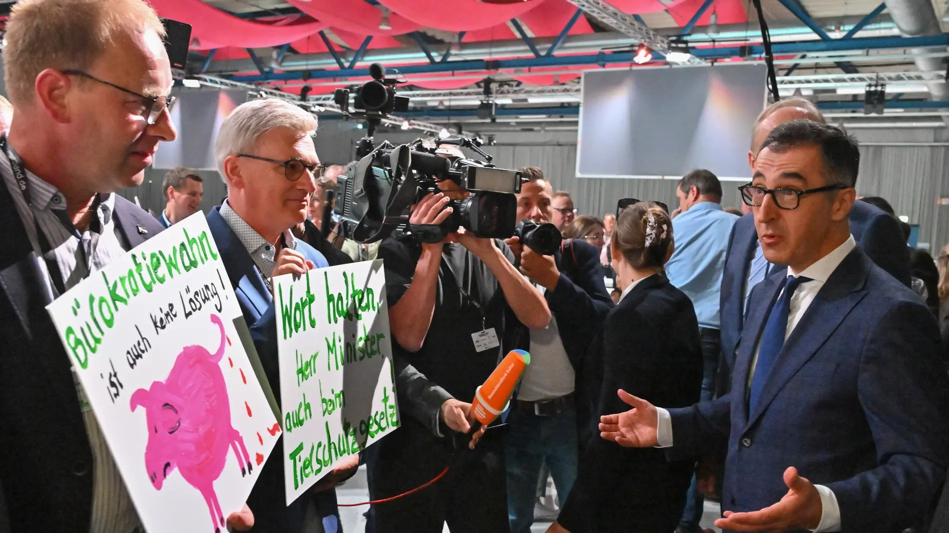 Mehr zum Thema Kritik am Entlastungs-"Päckchen" für die Landwirtschaft