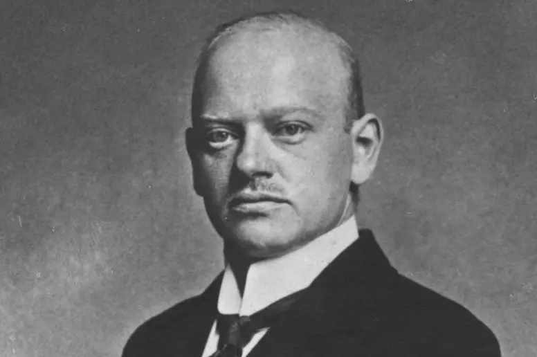 Das Bild zeigt Reichskanzler Gustav Stresemann.