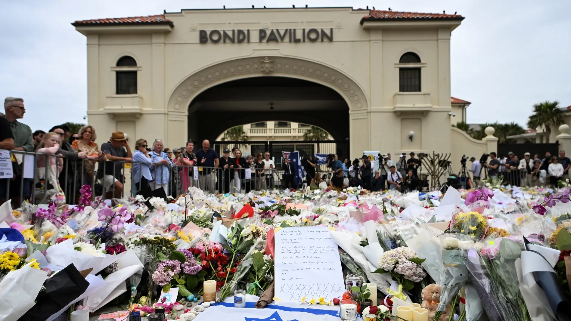 Blumen am Anschlagsort